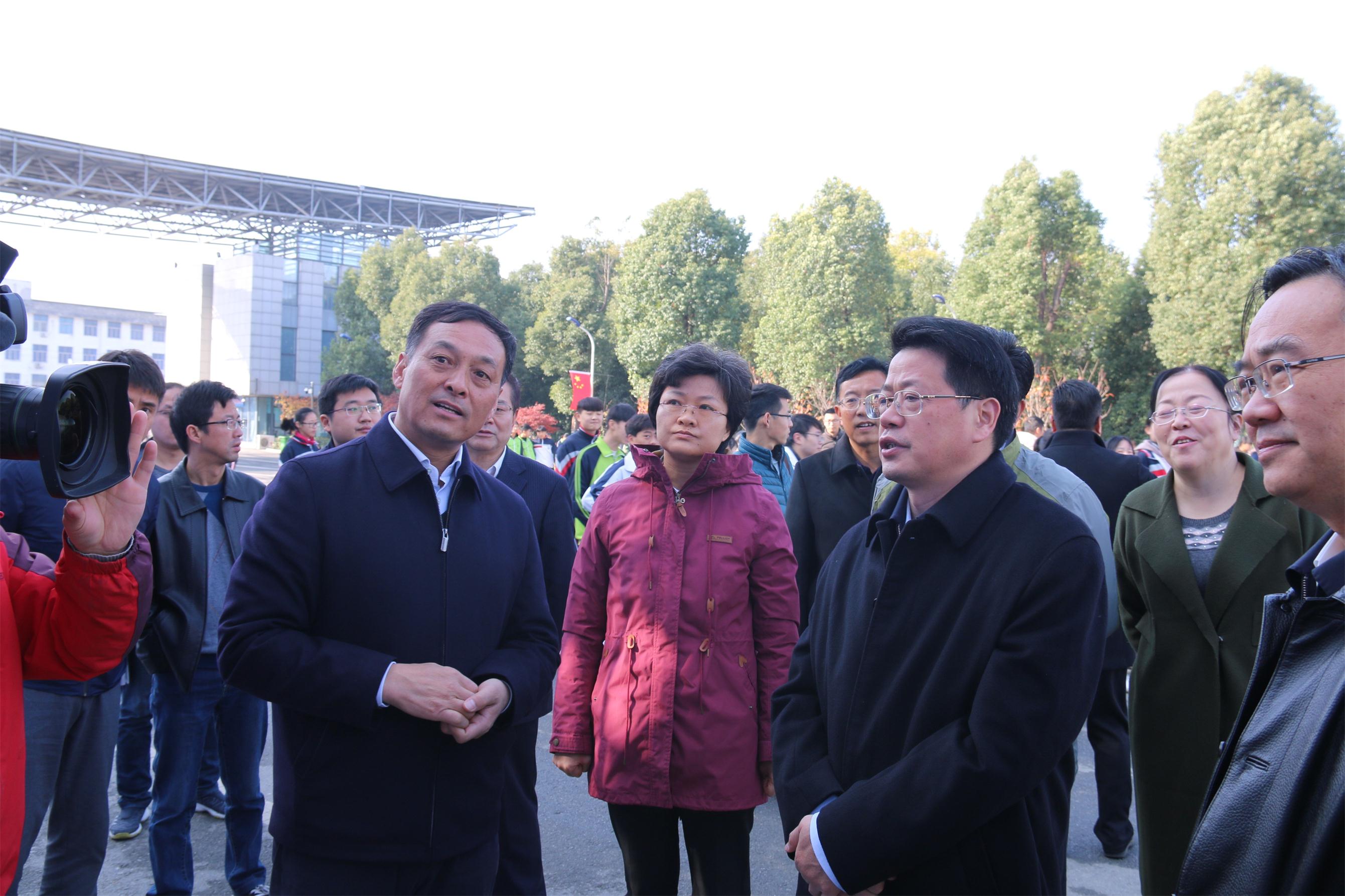 安徽省副省长杨光荣到阜阳技师学院视察指导工作