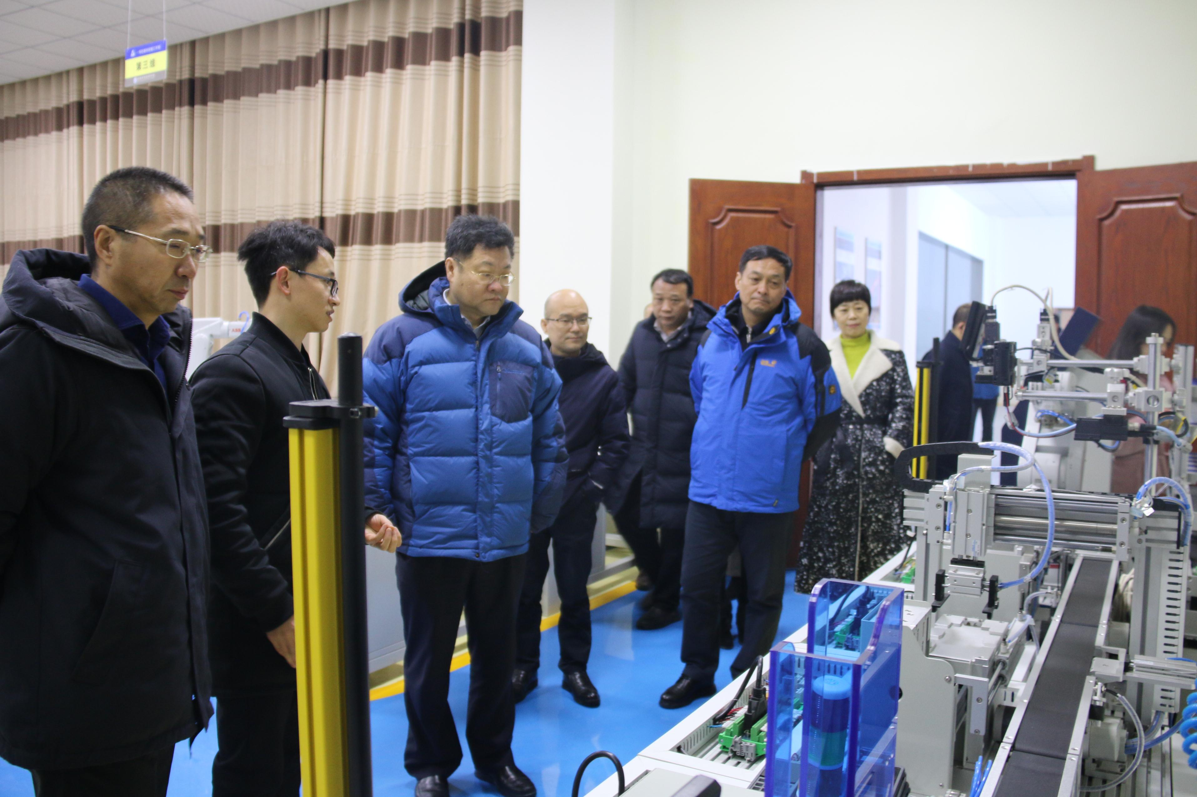 中国航天科工集团二院张有维副主席一行来阜阳技师学院调研