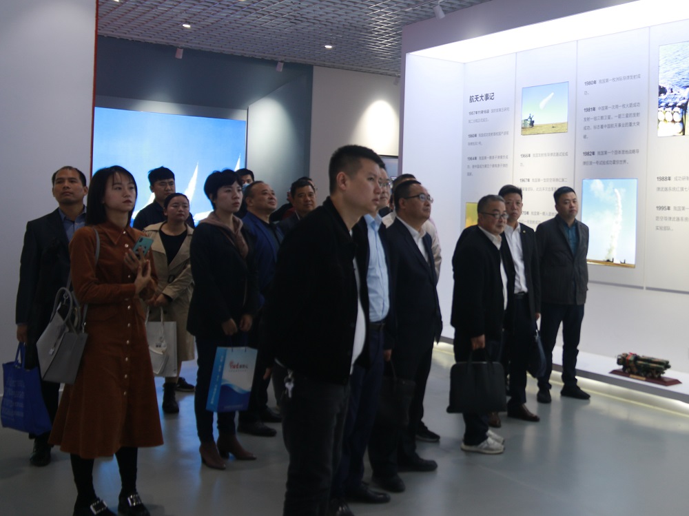 界首市企业代表团一行到阜阳技师学院 对接洽谈产教融合、校企合作