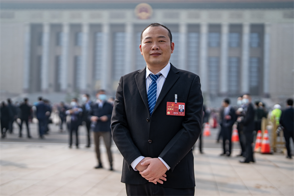 人大代表贾亮建议在技工、中职院校配备法治副校长 最高人民法院、最高人民检察院发来感谢信