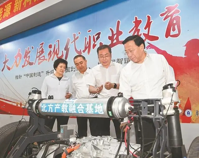 安徽省委书记韩俊到阜阳技师学院调研
