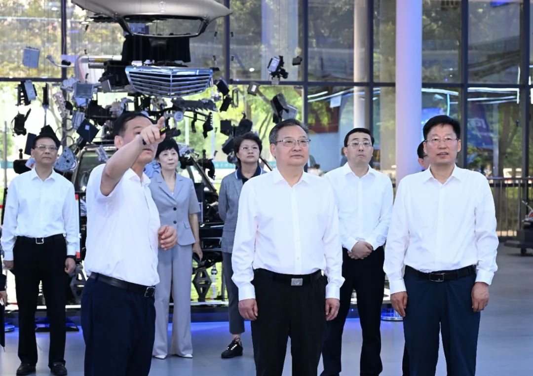 安徽省委书记梁言顺到阜阳技师学院调研